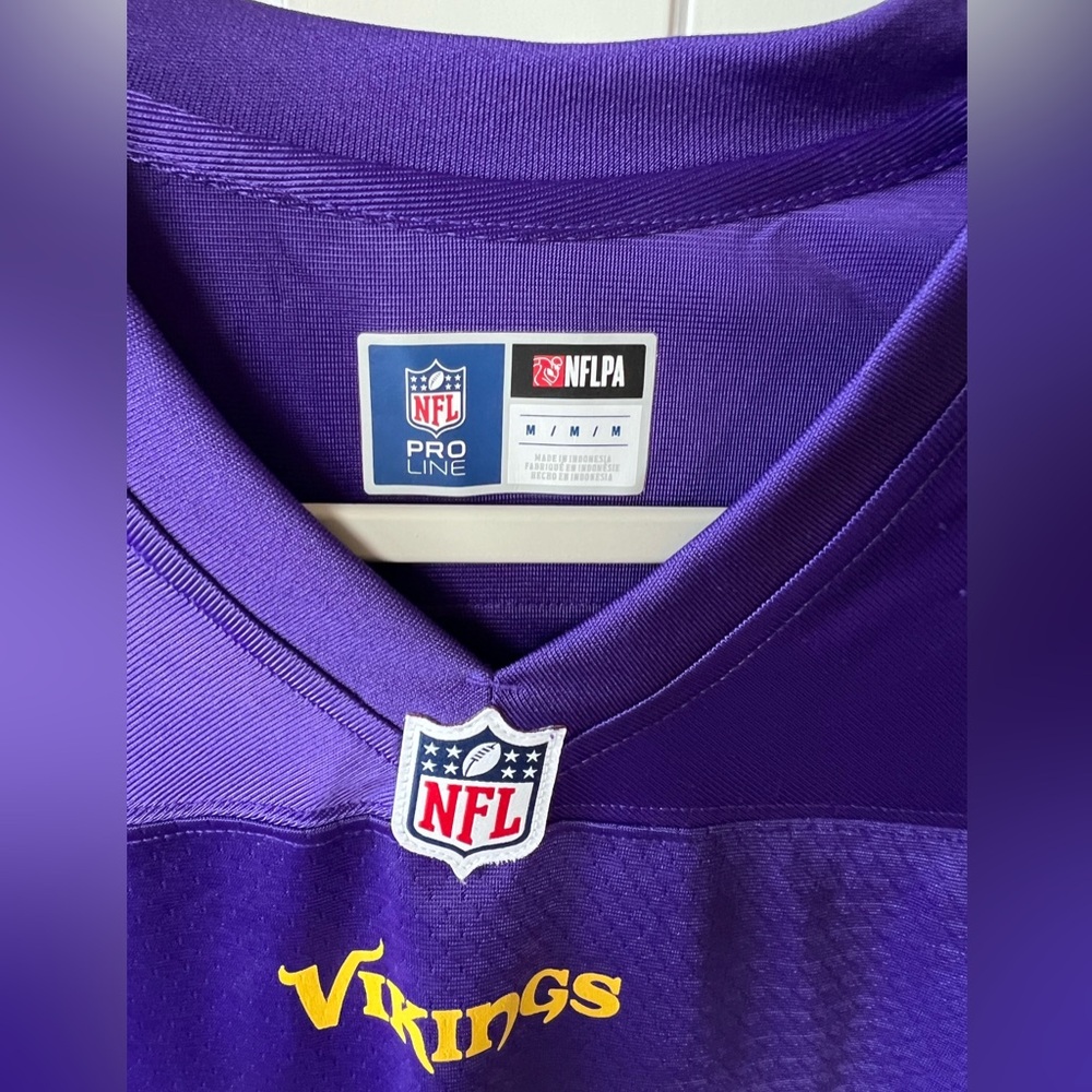 Youth medium Vikings jersey Adam Thielen - Picture 4 of 4